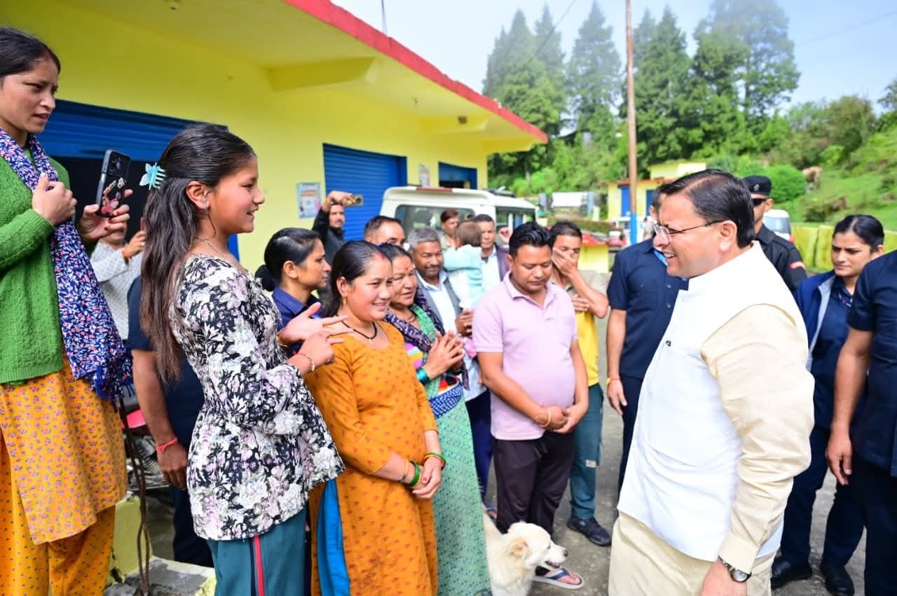 Uttarakhand: गैरसैंण से प्रस्थान से पूर्व मुख्यमंत्री धामी ने सुनी स्थानीय जनता की समस्याएं