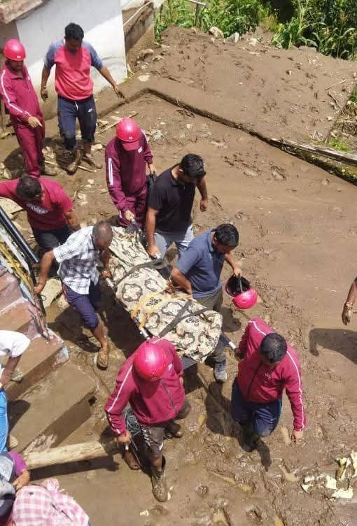 थराली में अतिवृष्टि से मलबे में दबे लोगों की तलाश जारी, पुलिस व बचाव दल चला रहे रेस्क्यू अभियान