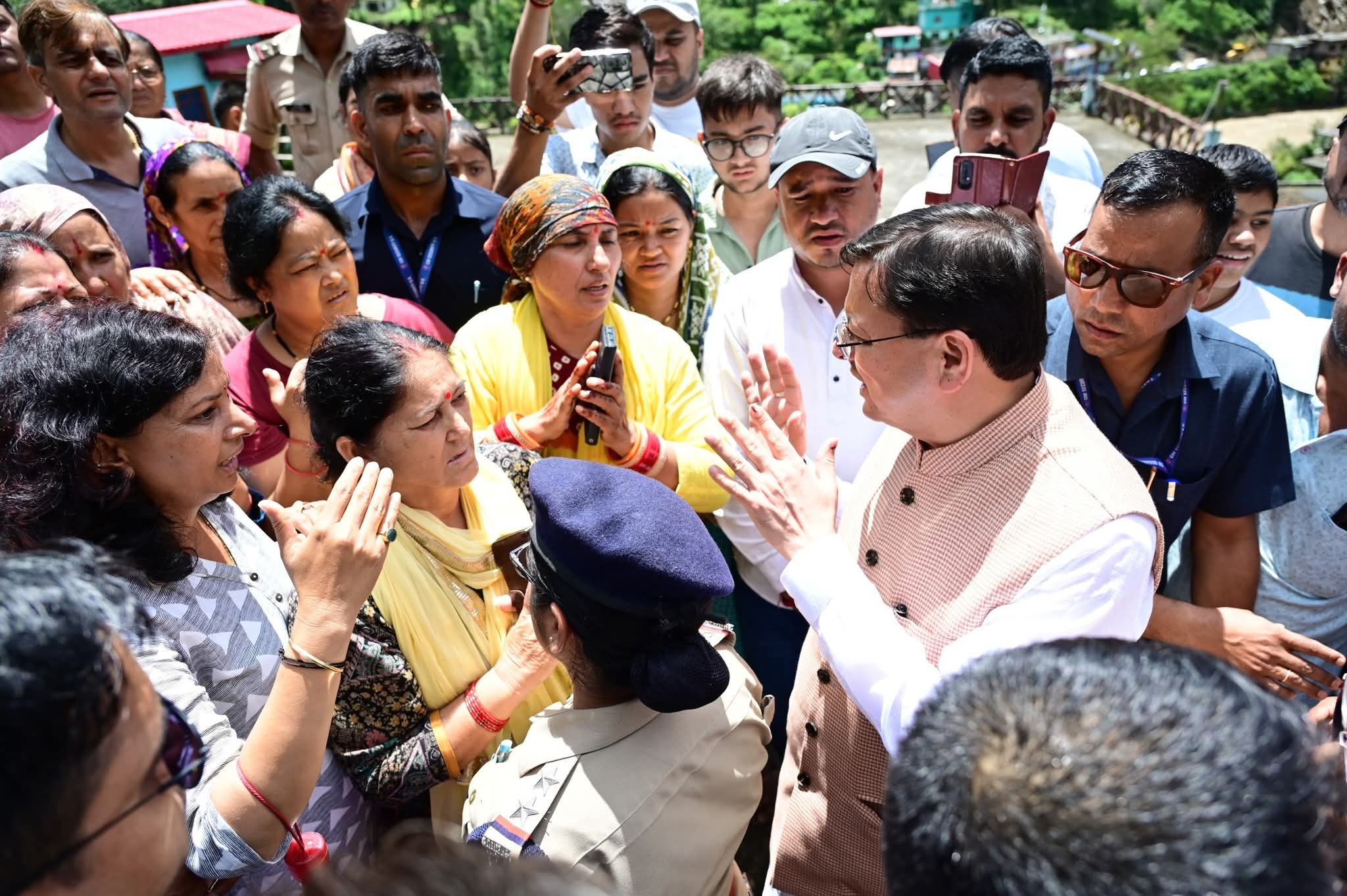 Uttarakhand: सीएम ने थराली में आपदा प्रभावित क्षेत्रों का निरीक्षण, पीड़ितों को हर संभव मदद का भरोसा