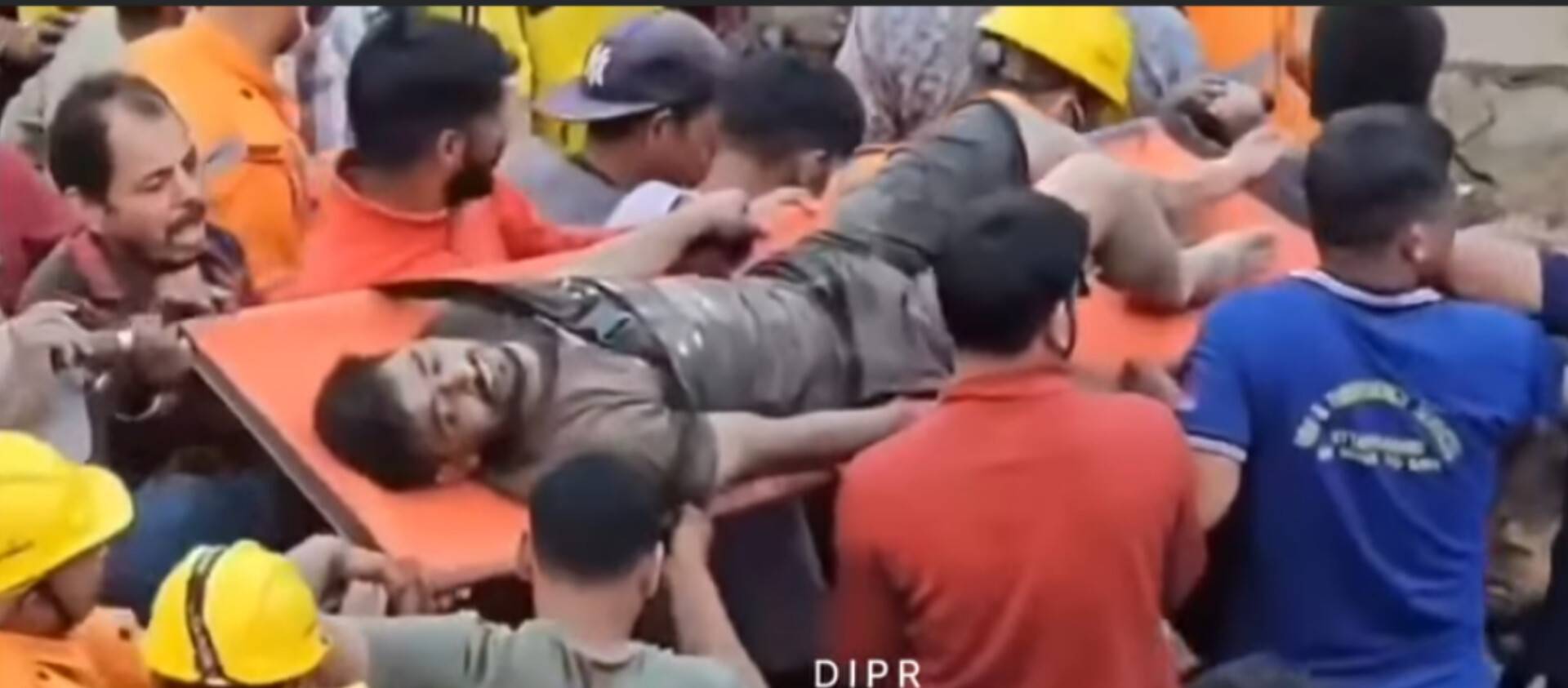 Chamoli Disaster: 16 घंटे बाद ग्रामीणों की मदद से युवक रेस्क्यू, कई लापता – राहत कार्य युद्धस्तर पर जारी