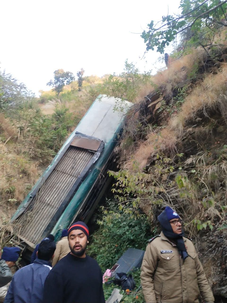 Uttarakhand: अल्मोड़ा बस हादसे में 7 की मौत, 12 घायल, दो को एयरलिफ्ट कर भेजा एम्स