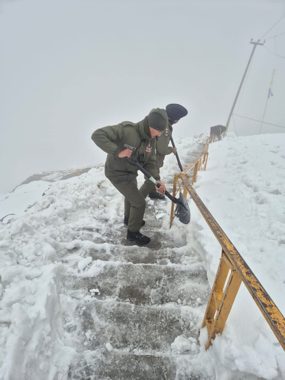 Uttarakhand: हेमकुंड साहिब यात्रा को सुरक्षा व व्यवस्थाओं को अंतिम रूप देने के लिए संयुक्त स्थलीय निरीक्षण