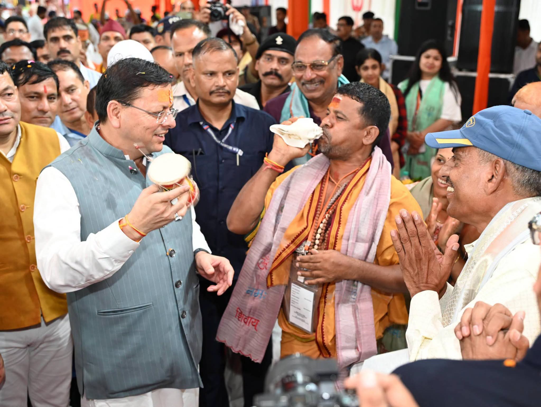 Uttarakhand: टनकपुर से कैलाश मानसरोवर यात्रा-2026 का शुभारंभ, मुख्यमंत्री धामी ने पहले जत्थे को दिखाई हरी झंडी