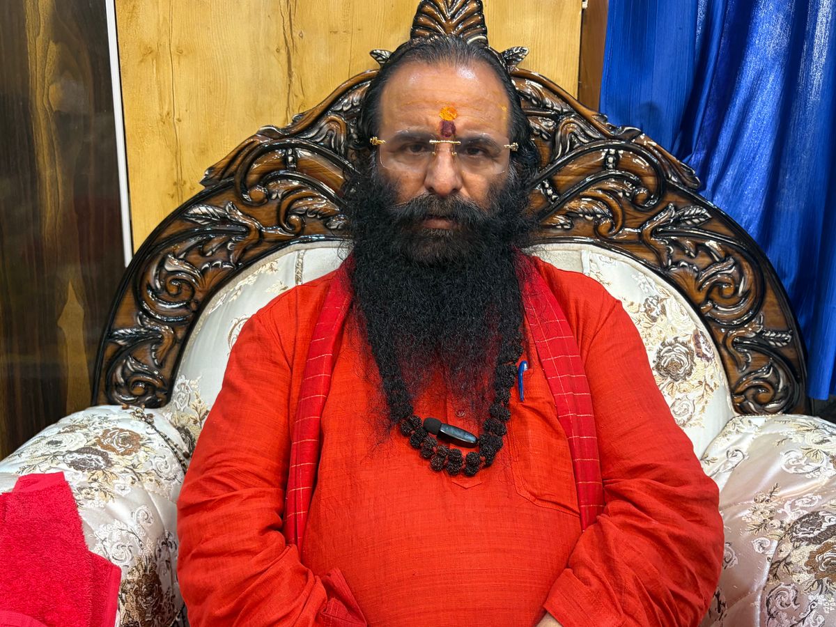 Uttarakhand: हत्या की साजिश का आरोप लगाकर संत समाज में हलचल, अखाड़ा परिषद अध्यक्ष ने कार्रवाई की मांग उठाई
