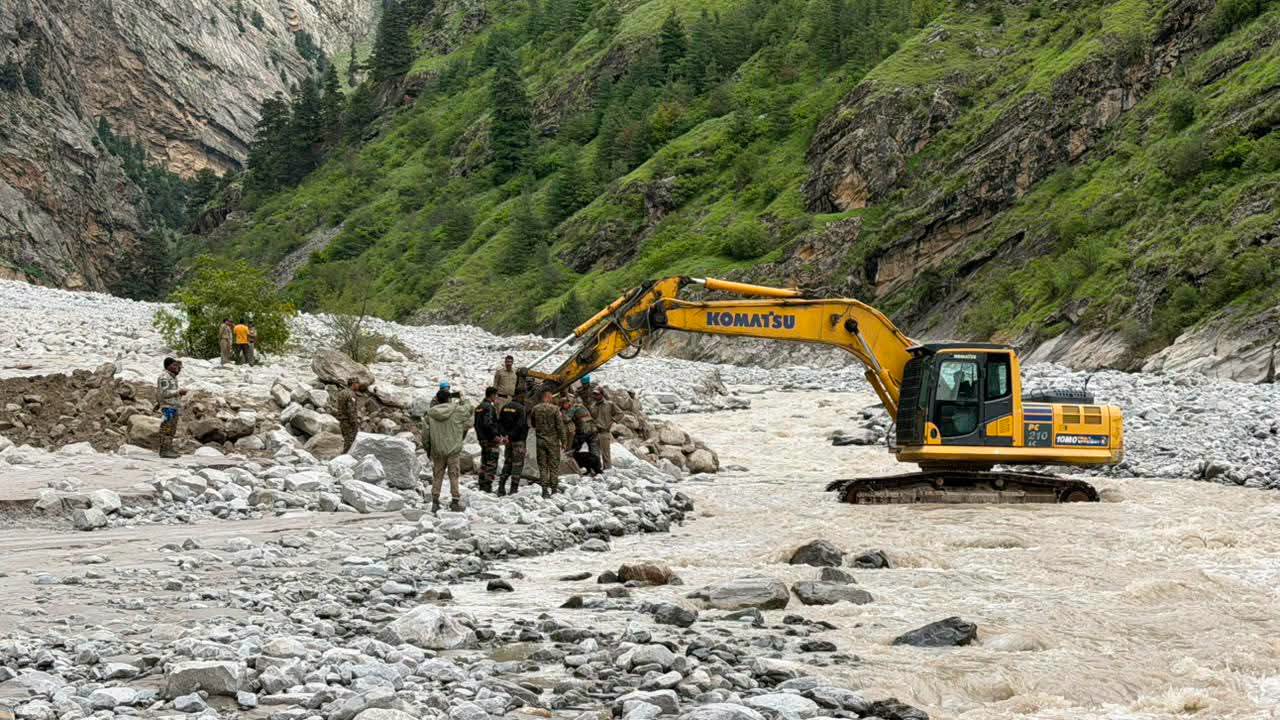 Uttarakhand: तमक नाले में लापता चालक की तलाश तेज, ड्रोन और डॉग स्क्वॉड के साथ युद्धस्तर पर सर्च अभियान