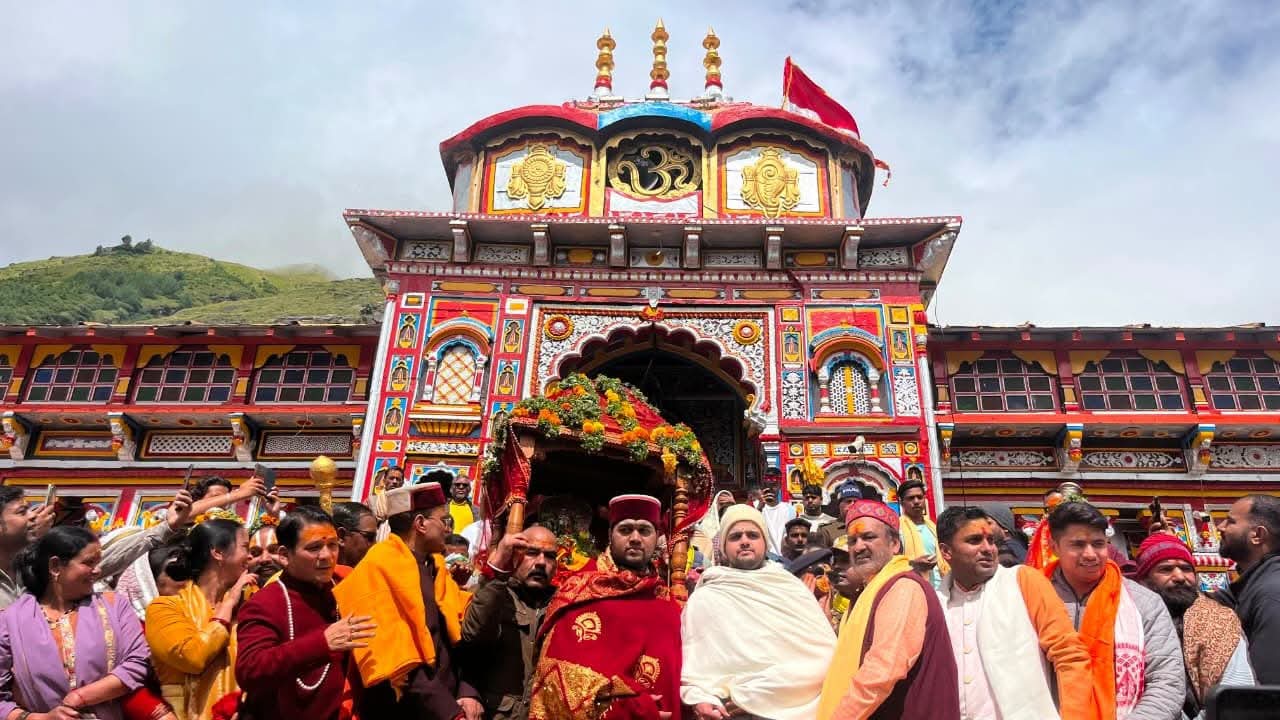Uttarakhand:&nbsp; बदरीनाथ धाम में नर-नारायण जयंती शुरू, माता मूर्ति मंदिर पहुंची उत्सव डोली