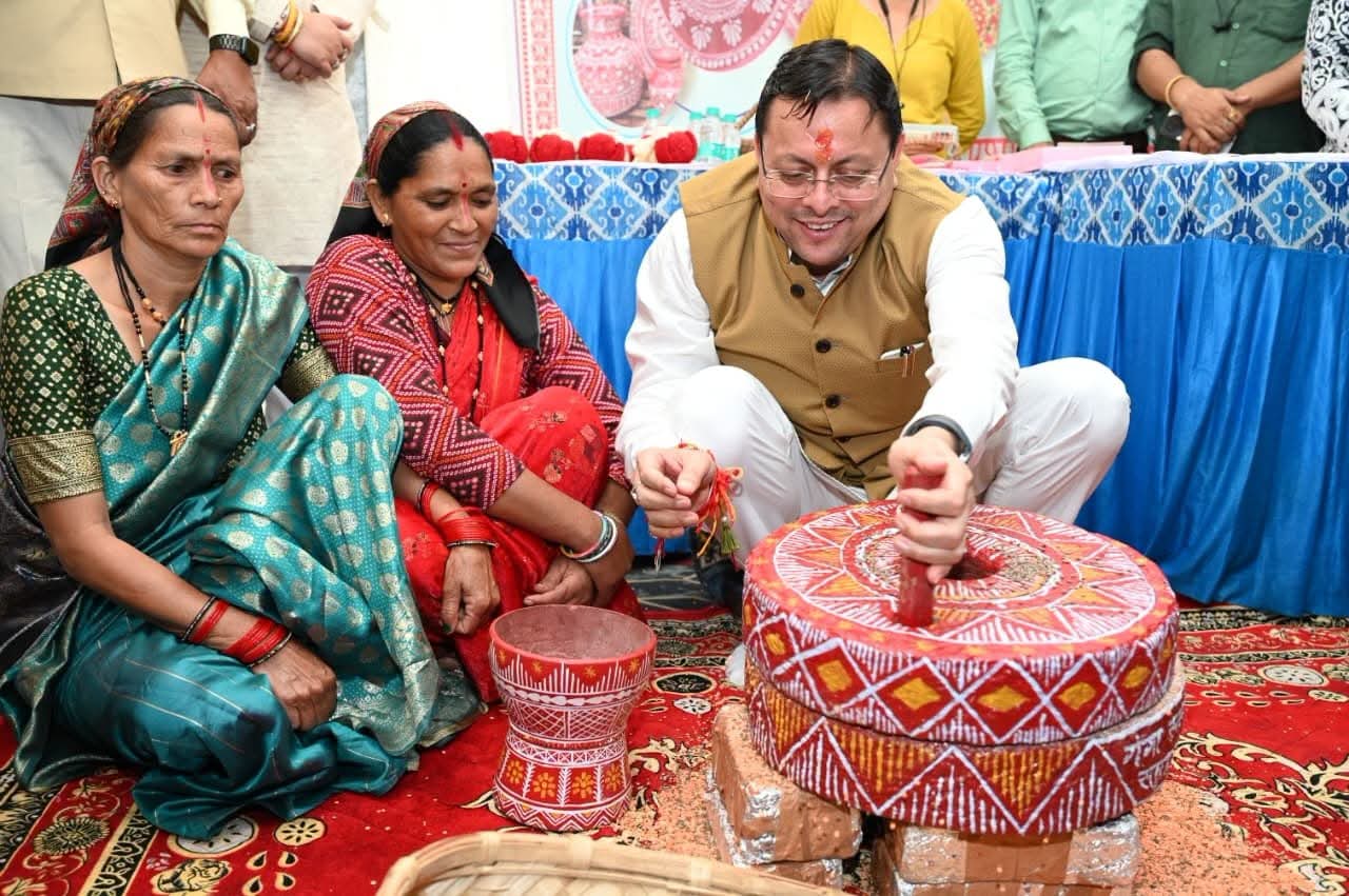 Uttarakhand: रक्षाबंधन पर करोड़ की विकास योजनाओं की सौगात, मातृशक्ति से किया संवाद