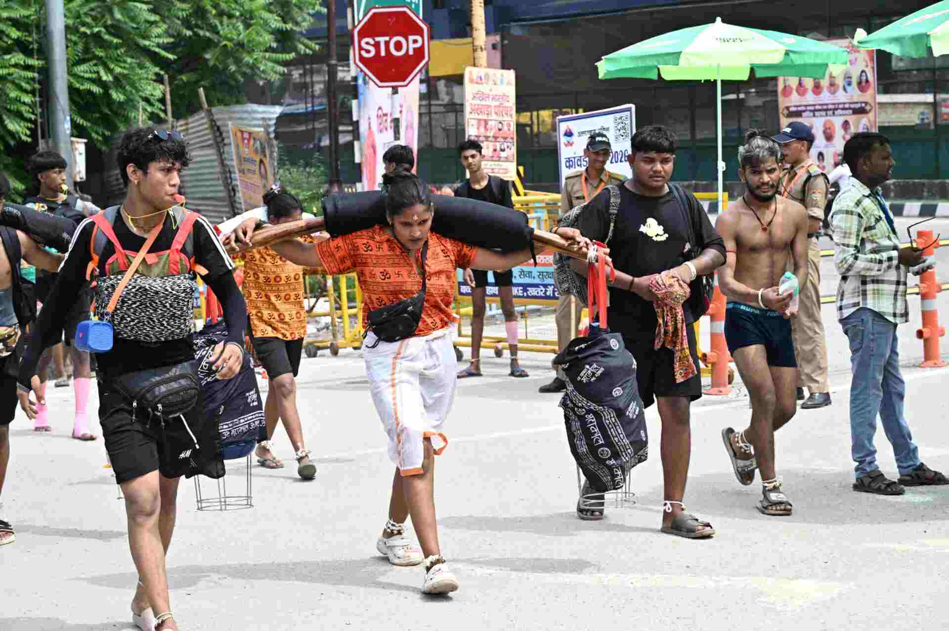 Kanwar Yatra: पांचवें दिन 32.25 लाख शिवभक्त गंगाजल लेकर लौटे, आंकड़ा एक करोड़ के पार