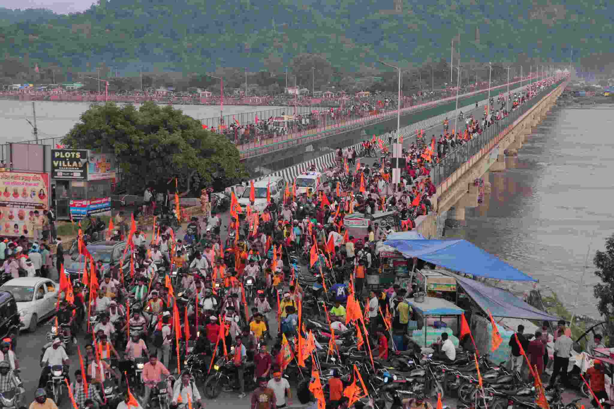 Uttarakhand: डाक कांवड़ यात्रा में उमड़ा आस्था का सैलाब, एक दिन में 60.70 लाख शिवभक्त रवाना