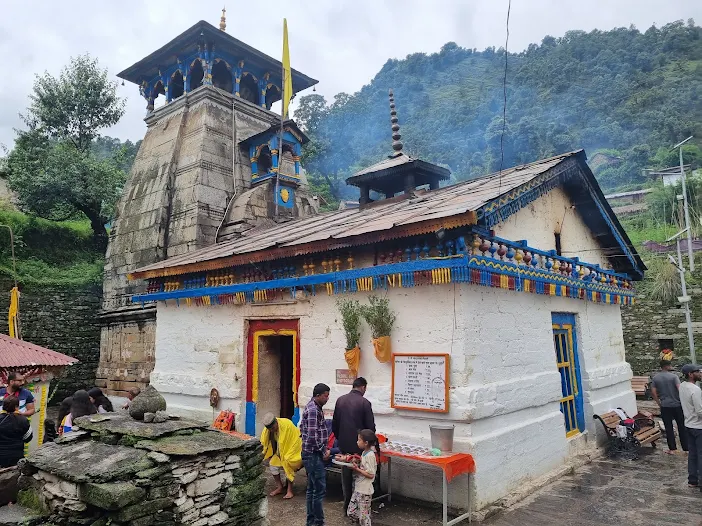 Uttarakhand: उत्तराखंड के धार्मिक स्थलों पर बढ़ी आस्था, जागेश्वर-त्रियुगीनारायण में ढाई गुना तक बढ़े श्रद्धालु