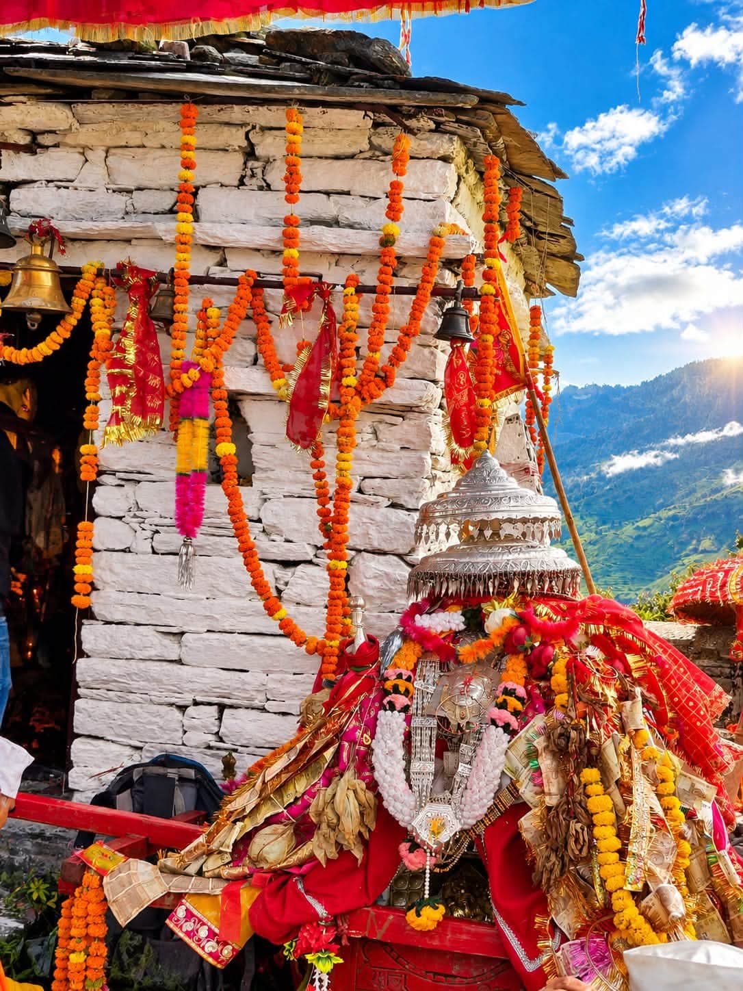 Mother Nanda Jaat Yatra: तीनों परगनों की देव डोलियां पड़ावों पर पहुंचीं
