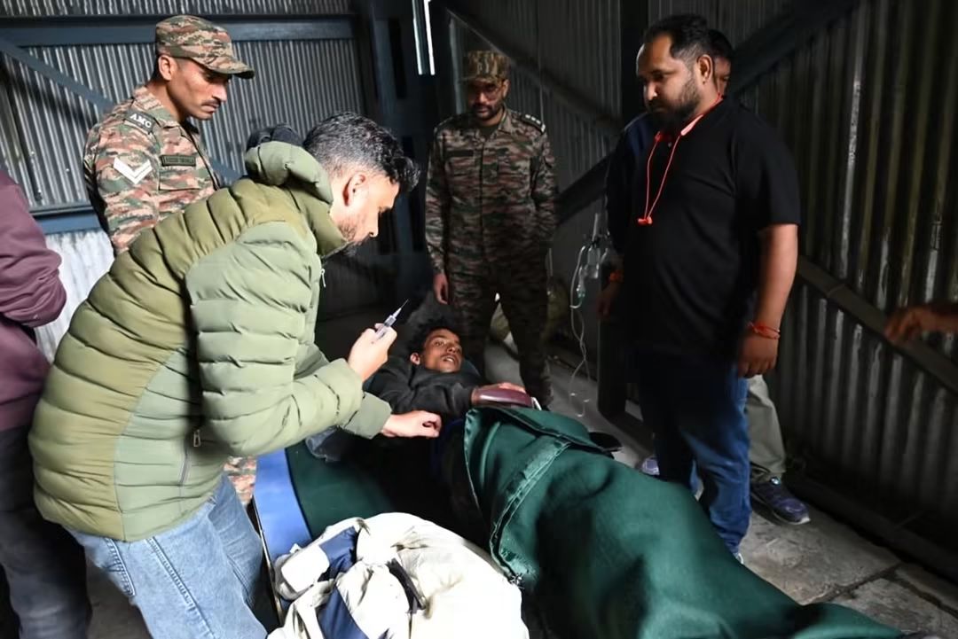 Uttarakhand: उच्च हिमालय में फंसे ट्रेकर्स का रेस्क्यू अभियान जारी, डीएम ने हर्षिल पहुंचकर लिया जायजा