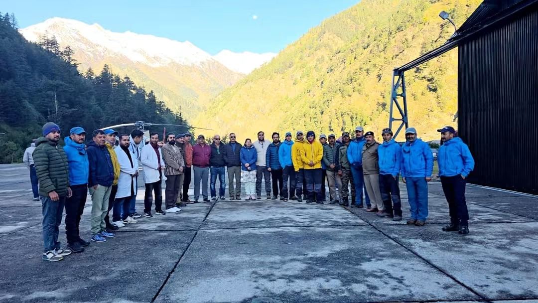 Uttarakhand: कालिंदी पास रेस्क्यू अभियान पूरा, 19 ट्रेकर्स-पोर्टर्स सुरक्षित निकाले