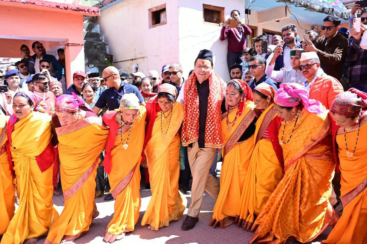 Uttarakhand: बदरीनाथ में देवभूमि कल्चरल फेस्टिवल का समापन