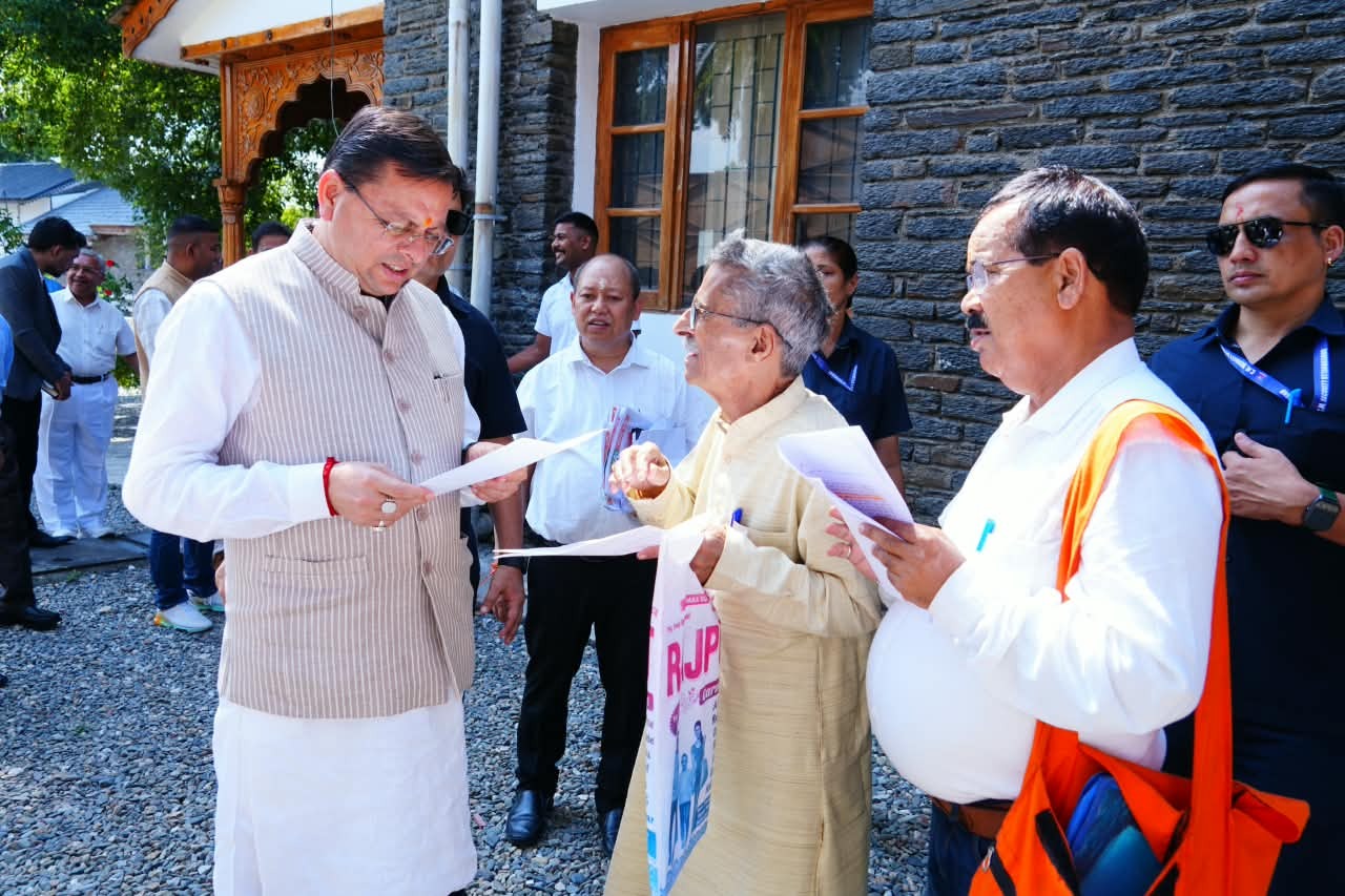 Uttarakhand: जनसमस्याओं का समाधान कागजों तक सीमित न रहे, लोगों को मिले वास्तविक राहत