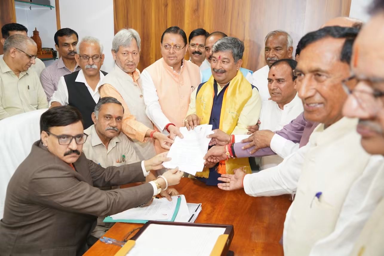 Uttarakhand: दिनेश आर्य ने राज्यसभा सीट के लिए किया नामांकन, सीएम धामी समेत भाजपा नेताओं ने दी शुभकामनाएं