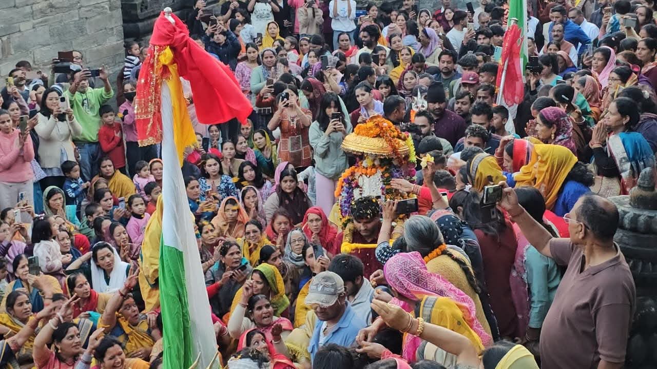 Uttarakhand: गोपेश्वर के गोपीनाथ मंदिर में विराजमान हुए भगवान रुद्रनाथ, छह माह यहीं होगी पूजा-अर्चना