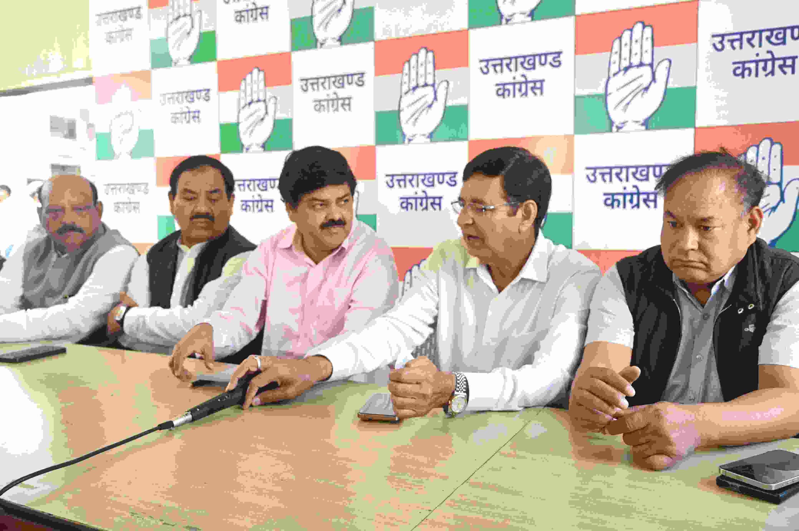 Uttarakhand: राजनीतिक दलों के नेताओं ने थामा कांग्रेस का हाथ, 2027 चुनाव की तैयारियों में जुटी पार्टी