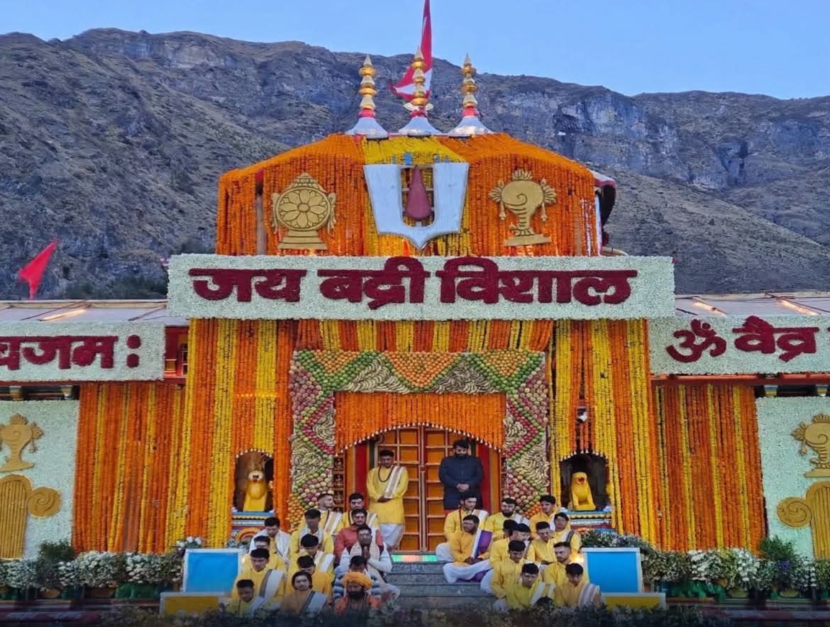 Uttarakhand: बदरीनाथ धाम के कपाट बंद होने की तिथि घोषित, शीतकाल में गद्दीस्थल पर श्रद्धालु कर सकेंगे दर्शन