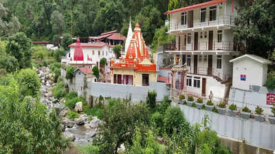 Uttarakhand: हनुमान अंश फिल्म टीम ने किए कैंची धाम में दर्शन, उत्तराखंड की संस्कृति और चारधाम यात्रा व्यवस्था की सराहना